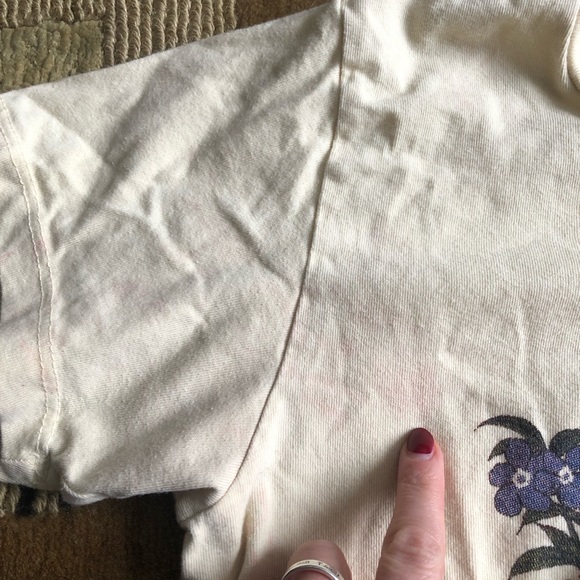 🌸🌼Graphic Flower Tee - Picture 2 of 2